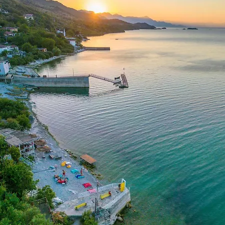Natyra Te Eti Chalet